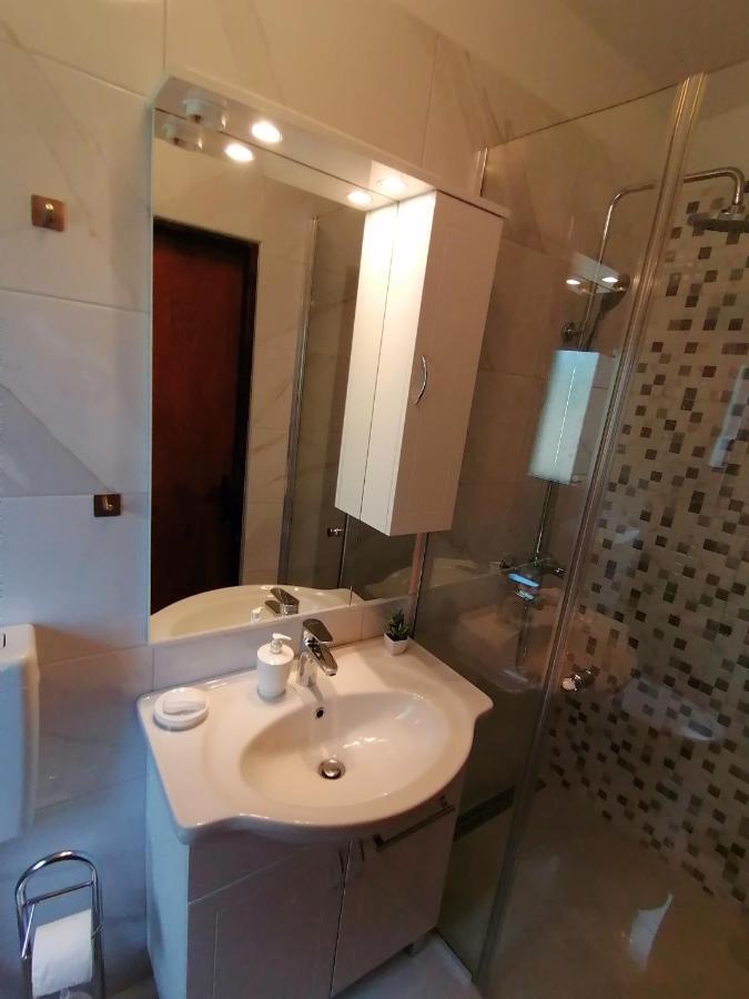 Apartment Dinka Kornic Luaran gambar